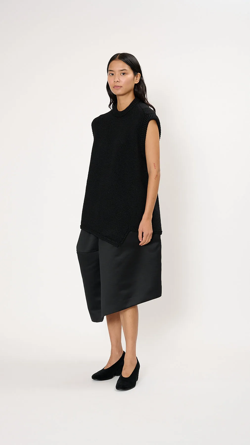 Asymmetric Hem Sweater Vest in Black