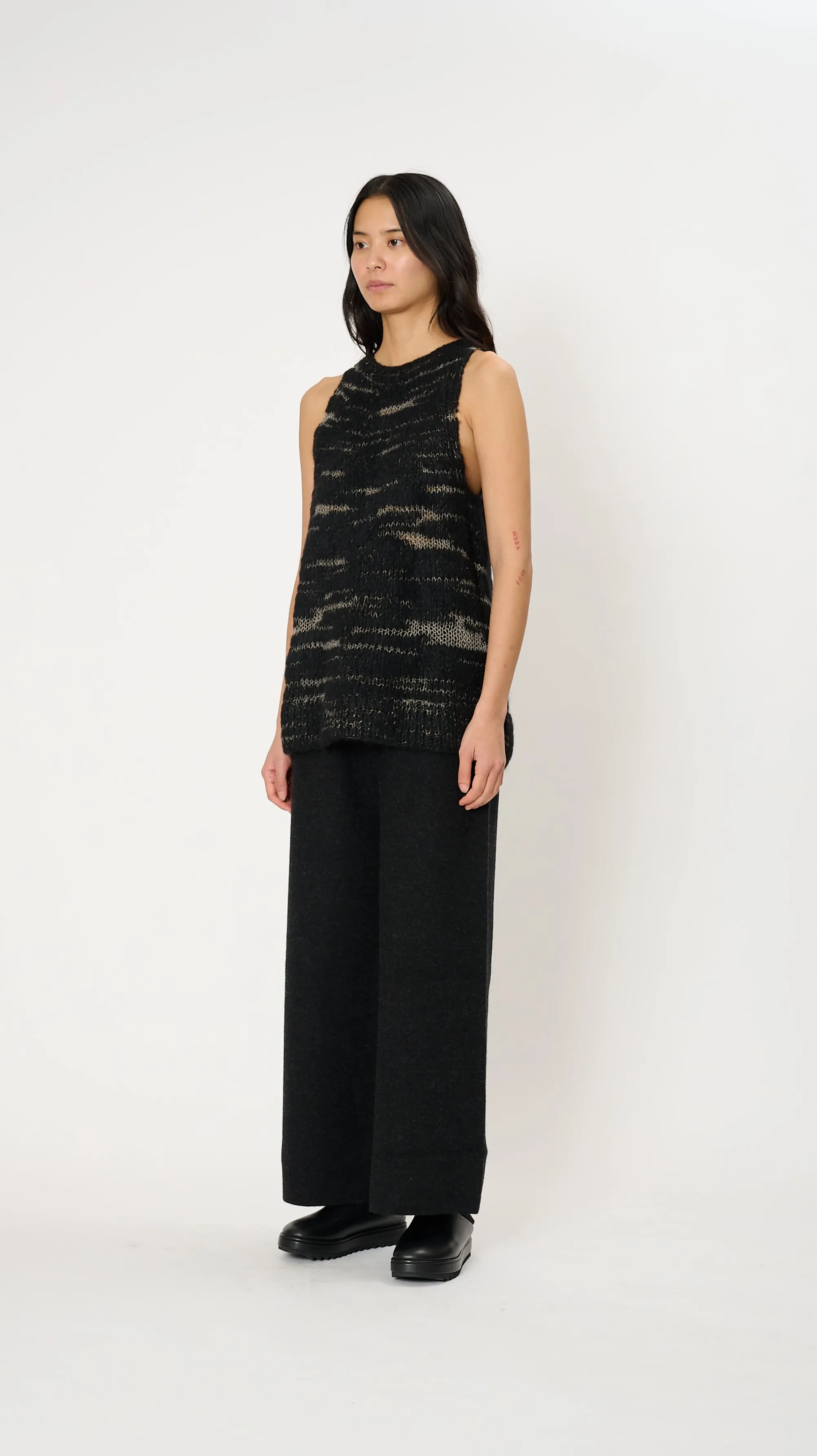 Handknit Threadbare Shell in Black