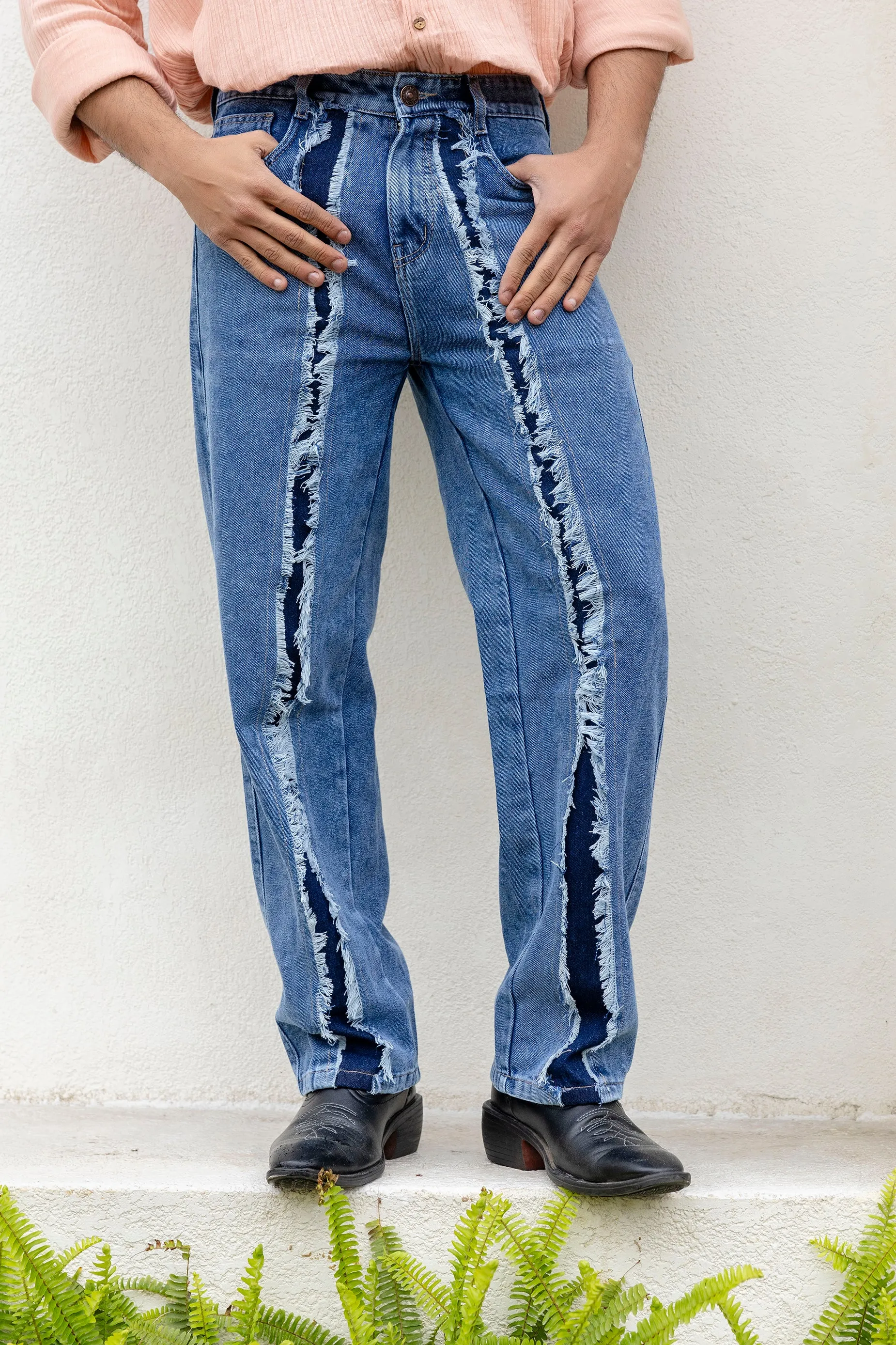 Men's Distressed Baggy Denim Jeans with Frayed Detailing